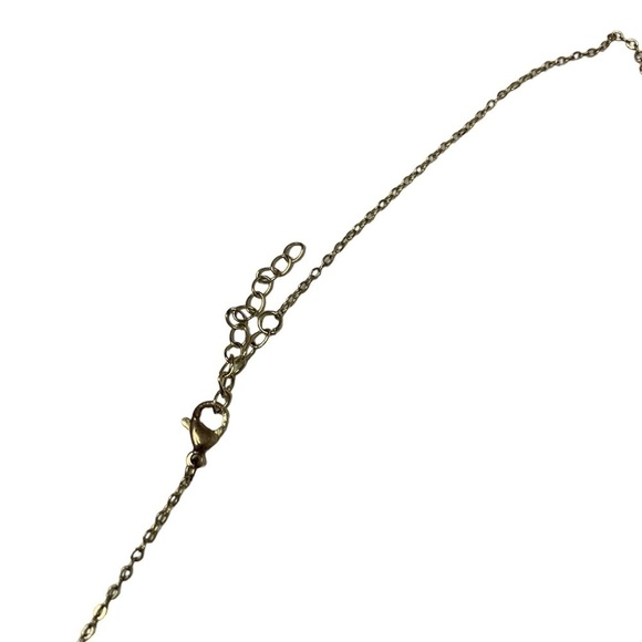 W initial necklace - Picture 2 of 3